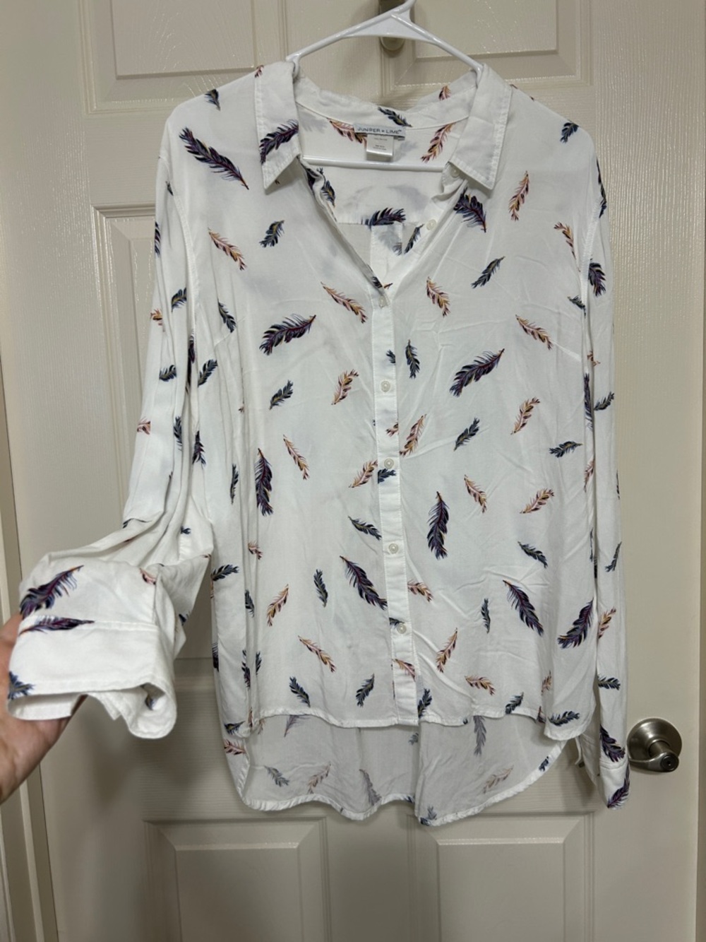 Juniper + Lime Feather Print Button-Up Shirt Ivory Base Western Vibe Hi-Lo Med L